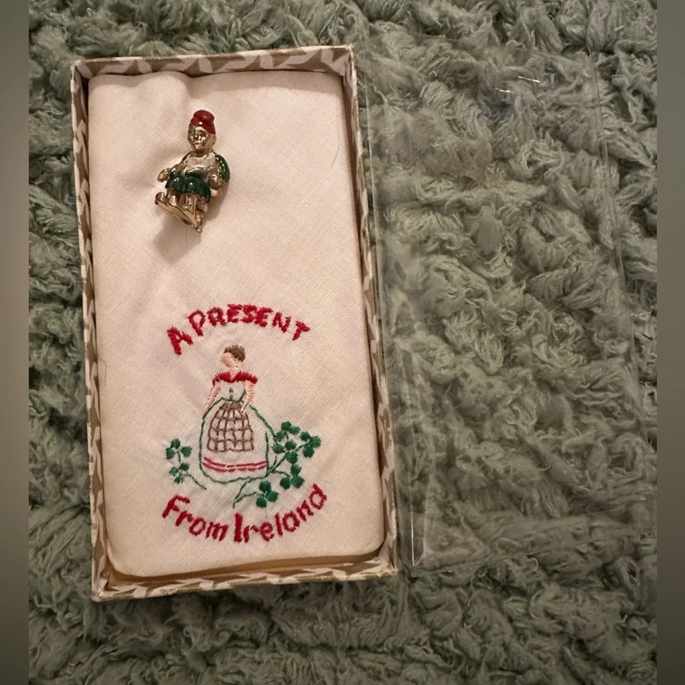 Vintage Hankerchief and Brooch Pin Irish Ireland Leprechaun